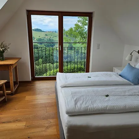 Weingartenhaus Eckberg41 * Eckberg